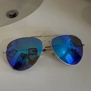 Ray-Ban Aviator Sunglasses with Blue Mirrored Lenses